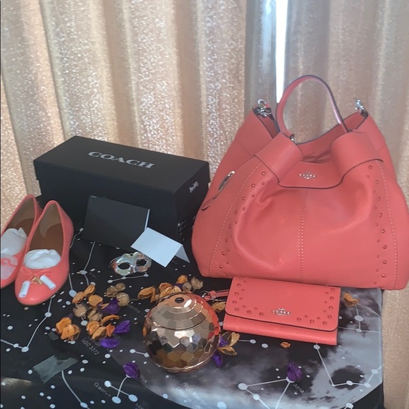 Coach In Handbag bundle Fussia Pink Color - Picture 11 of 16